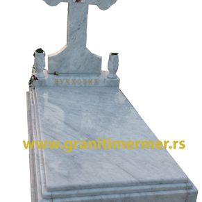 spomenici u obliku krsta od granita i mermera kamenorezac Anastasijevic i sinovi Surcin Novi Beograd