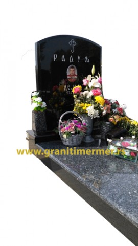 nadgrobni spomenici od granita i mermera kamenorezac Anastasijevic i sinovi Surcin Novi Beograd