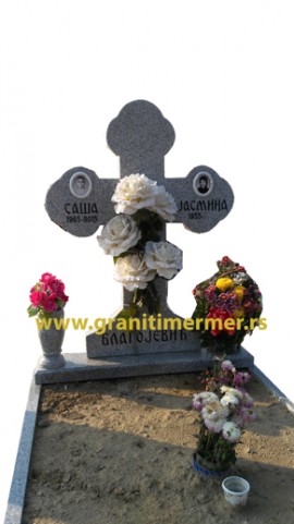 spomenici u obliku krsta od granita i mermera kamenorezac Anastasijevic i sinovi Surcin Novi Beograd
