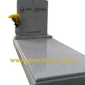 nadgrobni spomenici od granita i mermera kamenorezac Anastasijevic i sinovi Surcin Novi Beograd