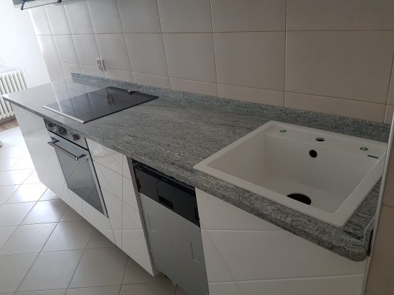 Kuhinjska radna ploca od granita Viskont White Kamenorezac Anastasijevic