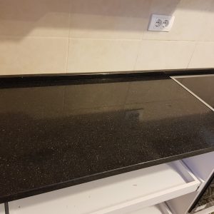 Kuhinja od granita black galaxy 2