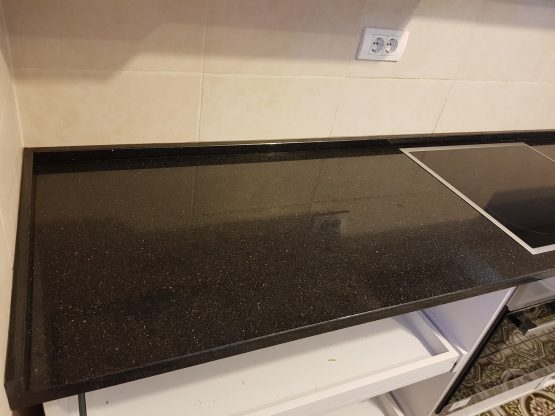 Kuhinja od granita black galaxy 2