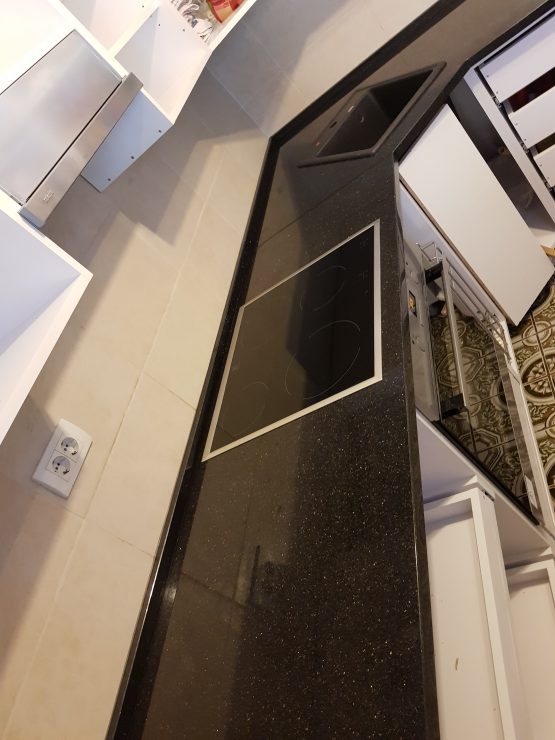 Kuhinja od granita black galaxy 4