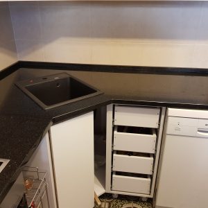 Kuhinja od granita black galaxy 6