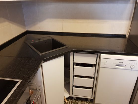 Kuhinja od granita black galaxy 6