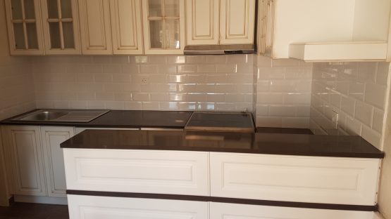 Kuhinja od kvarca athos brown 2