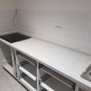 Kuhinja od kvarca karara