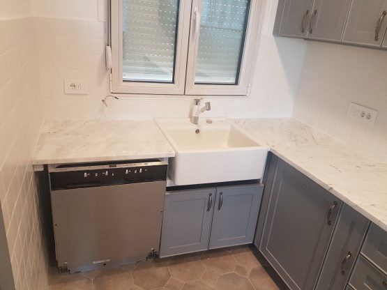 Kuhinja od mermera carrara Kamenorezac Anastasijevic i sinovi