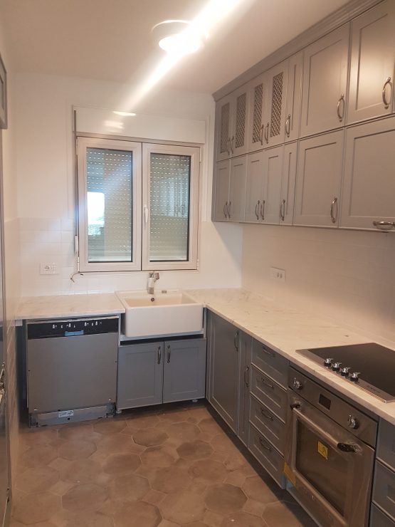 Kuhinja od mermera carrara Kamenorezac Anastasijevic i sinovi