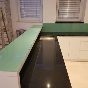 Kuhinjska radna ploca od crnog granita Bengal Black 1