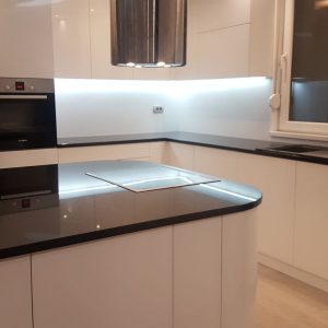 Kuhinjska radna ploca od granita Black Galaxy