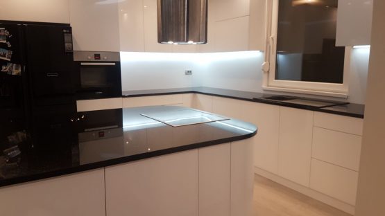 Kuhinjska radna ploca od granita Black Galaxy