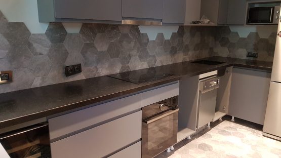 Kuhinjska radna ploca od kvarca Briliant Galaxy