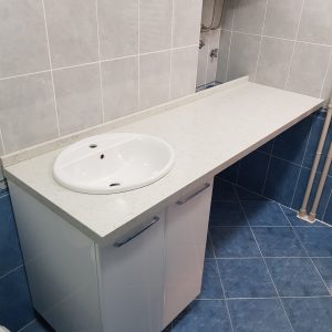 Kupatilski pult od kvarca noble karara