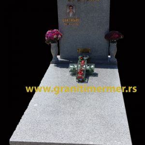 spomenici od granita i mermera kamenorezac Beograd