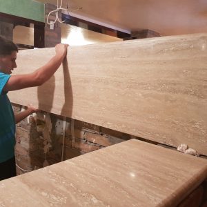 Montaza sanka od tranvertina