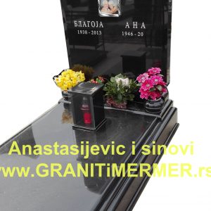 Nadgrobni spomenik od granita 8