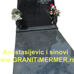 Nadgrobni spomenik od granita kamenorezac 11