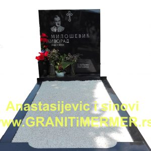 Nadgrobni spomenik od granita kamenorezac 12