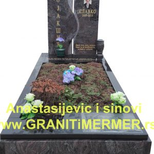 Nadgrobni spomenik od granita kamenorezac 2