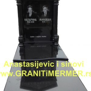 Nadgrobni spomenik od granita kapitel kamenorezac