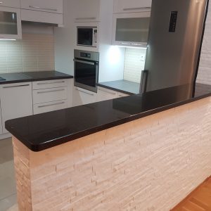 Sank od granita Black Galaxy