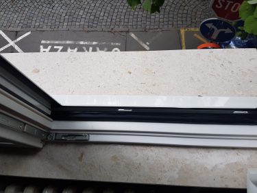 Spoljasnje okapnice od mermera Planit kamenorezac