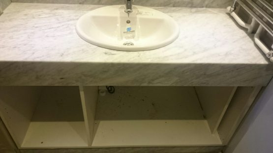 Kupatilo od mermera Carara Kamenorezac Anastasijevic