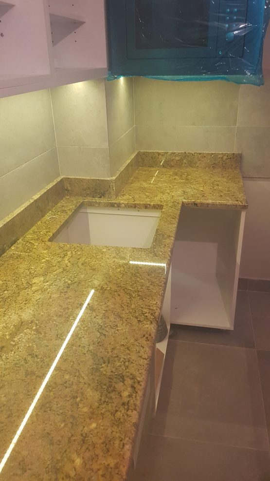 kuhinja od granita golden fantasy 1