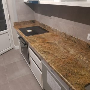 kuhinja od granita golden fantasy