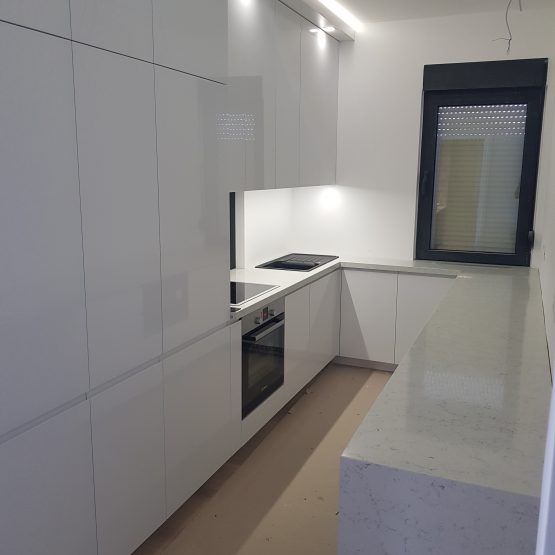 kuhinjska radna ploca od kvarca noble carrara 3