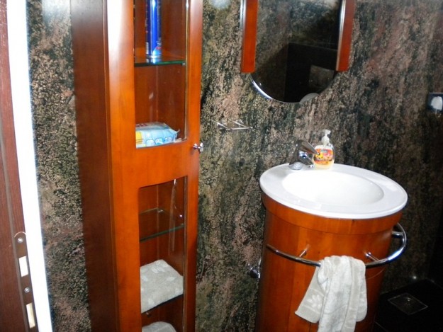 kupatila od granita i mermera kamenorezac Anastasijevic i sinovi Surcin Novi Beograd