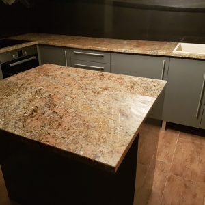 Radna ploca od granita Golden Fantasy - Kamenorezac Anastasijevic