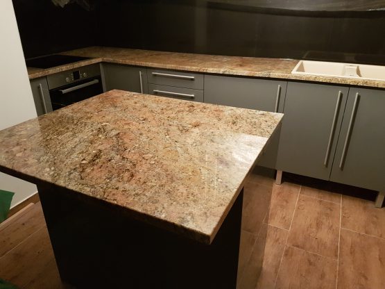 Radna ploca od granita Golden Fantasy - Kamenorezac Anastasijevic