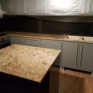 Radna ploca od granita Golden Fantasy - Kamenorezac Anastasijevic