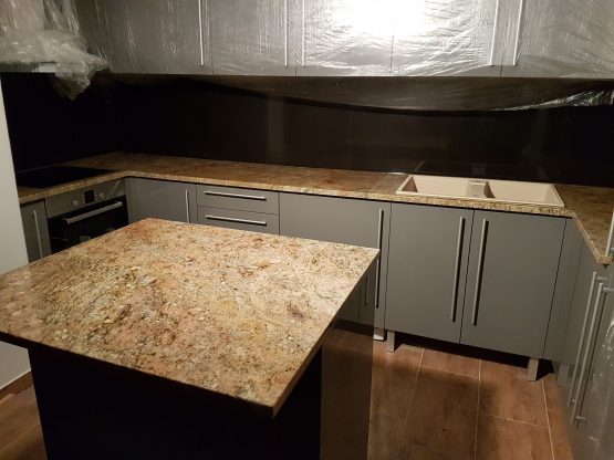 Radna ploca od granita Golden Fantasy - Kamenorezac Anastasijevic