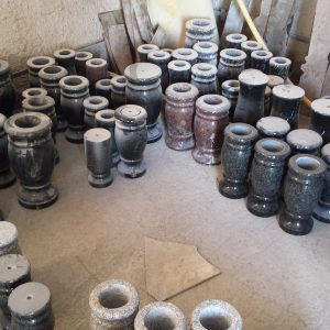 Izrada vaza za spomenike od mermera i granita po meri i obliku 1