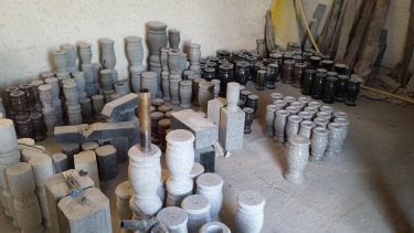 Izrada vaza za spomenike od mermera i granita po meri i obliku